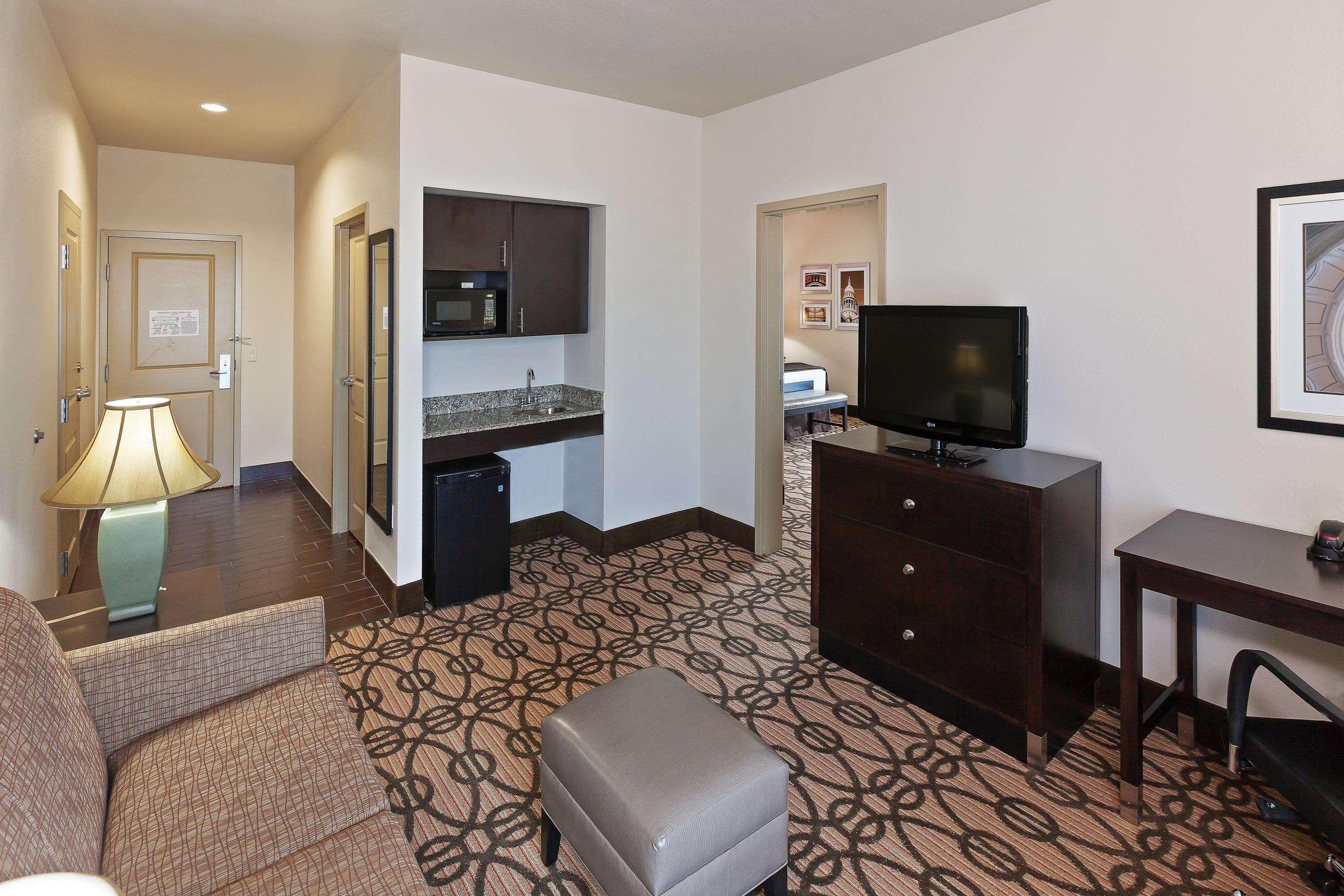 La Quinta By Wyndham Pearsall